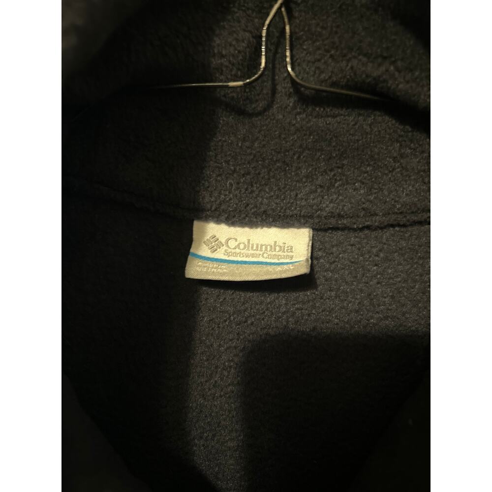 Columbia Women's Black Vest - Picture 3 of 4